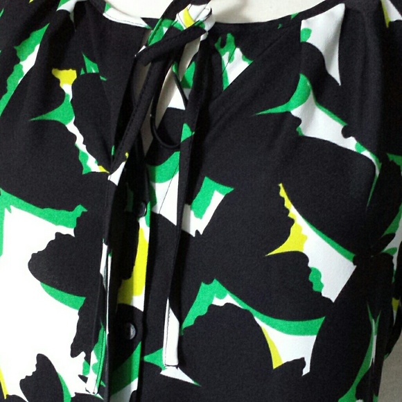 Worthington Blouse with Tie Butterfly Design Sz PS - Picture 3 of 8